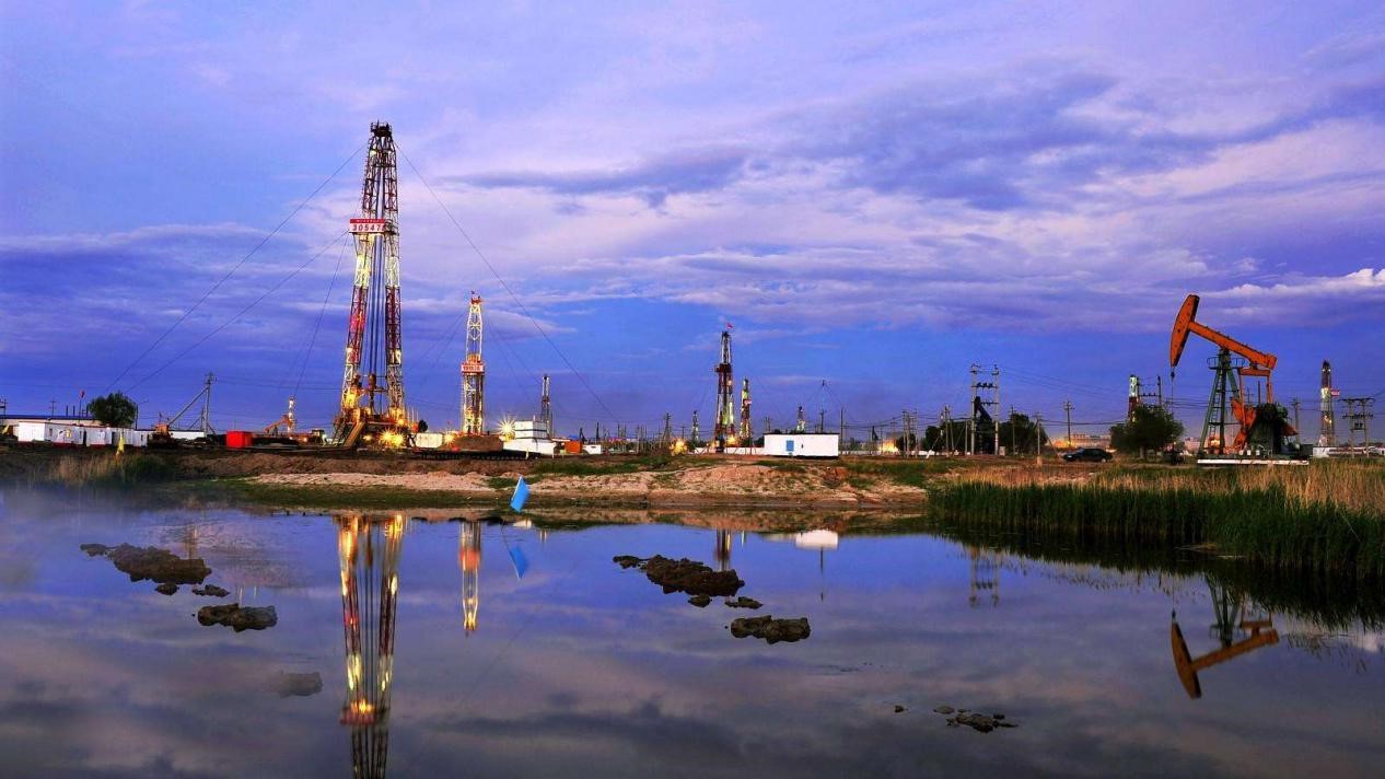 满载石油支援铁杆盟友，5艘巨轮驶向美后院，特