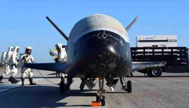 美軍太空戰(zhàn)機(jī)的絕技：能“活捉”敵方衛(wèi)星，并完好無(wú)損地帶回地面