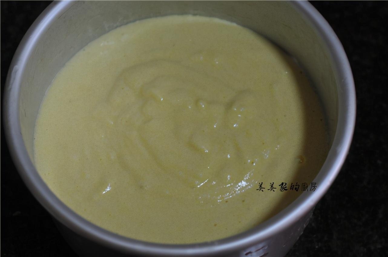 做蛋糕，我從不用麵粉，這樣做，隨意攪拌不起筋，好吃不長肉