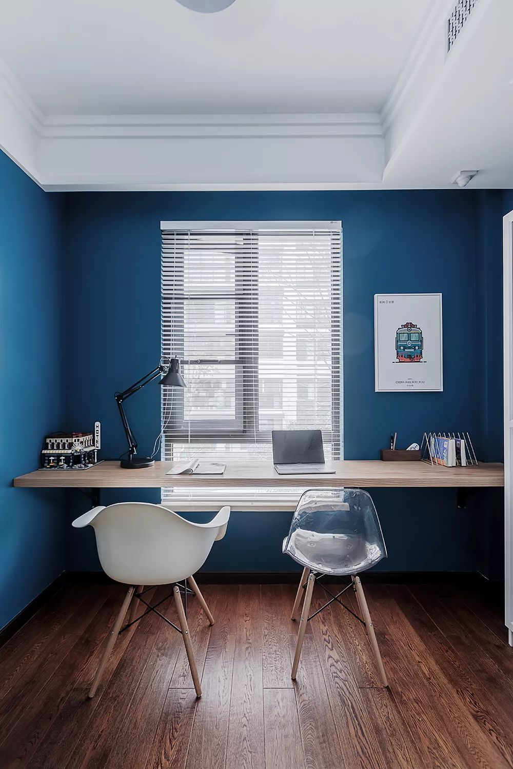 黄石装修丨120平方三居室现代混搭风格，蓝色背景墙太好看