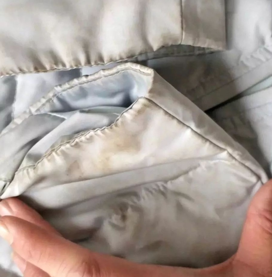 What should I do if my down jacket is dirty again?Don't wash with water