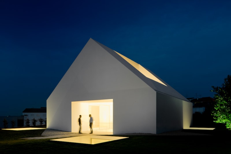 简约到极致的梦想白房子，Aires Mateus经典作品突破了时空界限