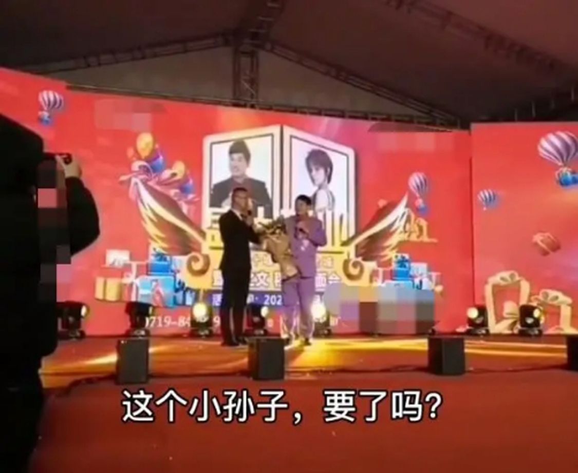 把儿媳陈亚男成功带出圈，又花300万海南买房，