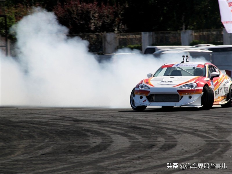 當排氣管冒出白煙 藍煙 黑煙時 代表汽車出現故障了嗎 汽車界那些事兒 Mdeditor