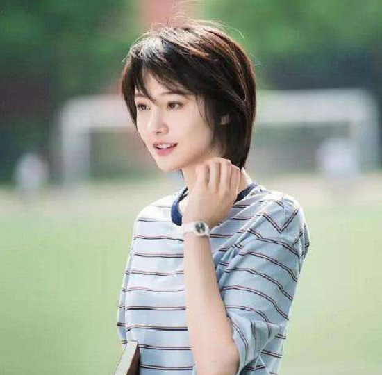 郑爽新造型曝光：整体感觉可爱又呆萌，比之前看上去还要少女