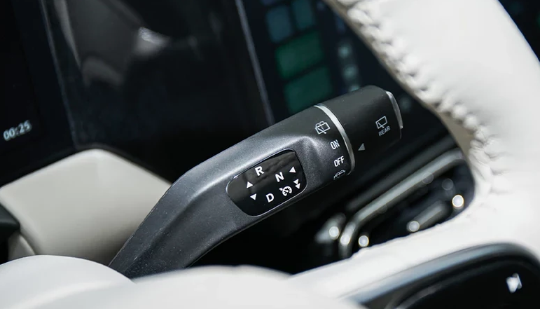 �۸м��ѣ�����������ۣ��쳵�������Ĵ���ó���ӭΧ��