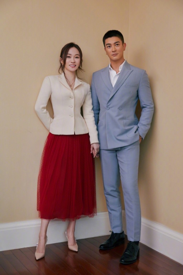 杜江携老婆儿子现身机场，7岁嗯哼暴风抽高，霍思燕被拍成短粗腿