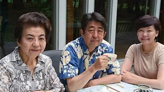身为前首相夫人，却忙于追星喝酒，夜不归宿，安倍还能忍多久？