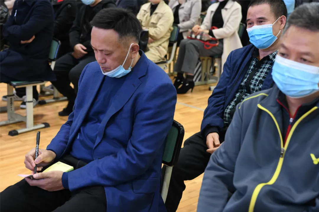 家校合力,静心守望——华阳中学举行高2022届秋季家校联系会