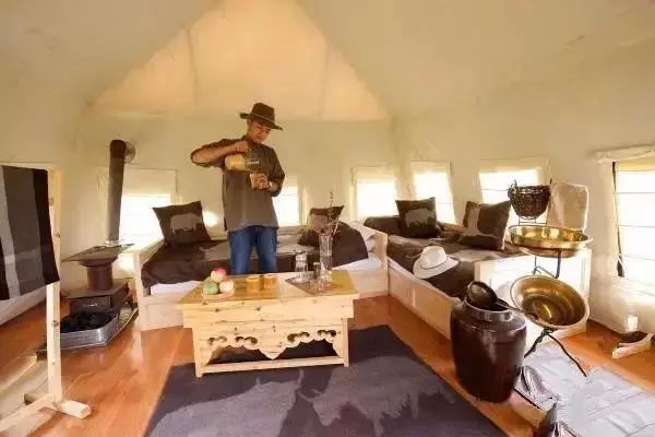 露营旅游，“野奢风”帐篷酒店已成流行