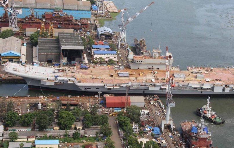 中国军费突破2000亿美元，印媒“酸”了：这是印