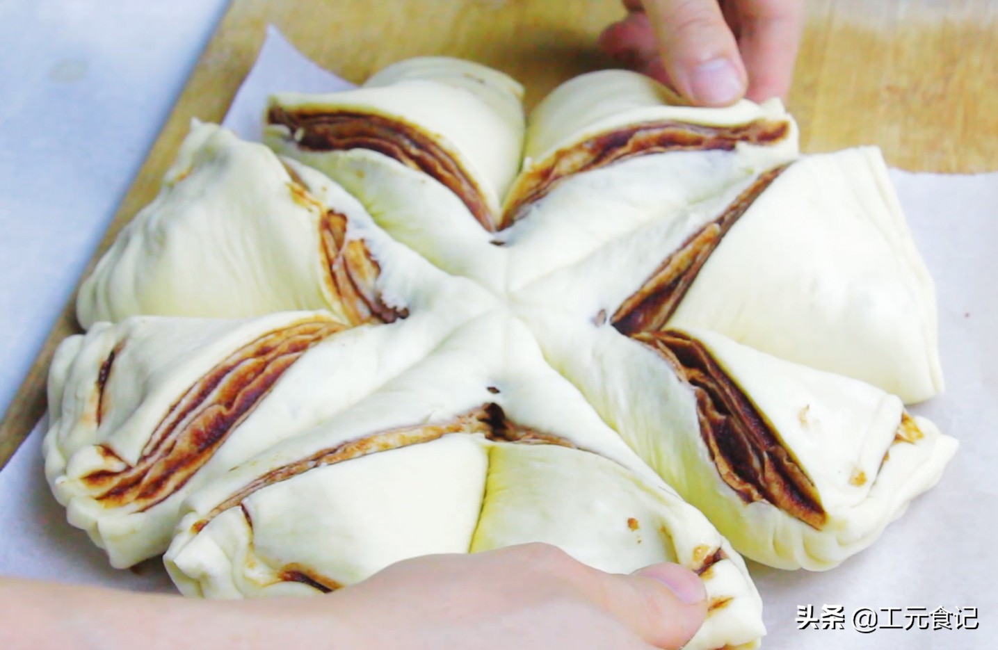 孩子最爱酸奶豆沙面包，不蒸不烤电饭煲一按，松软香甜比买的好吃
