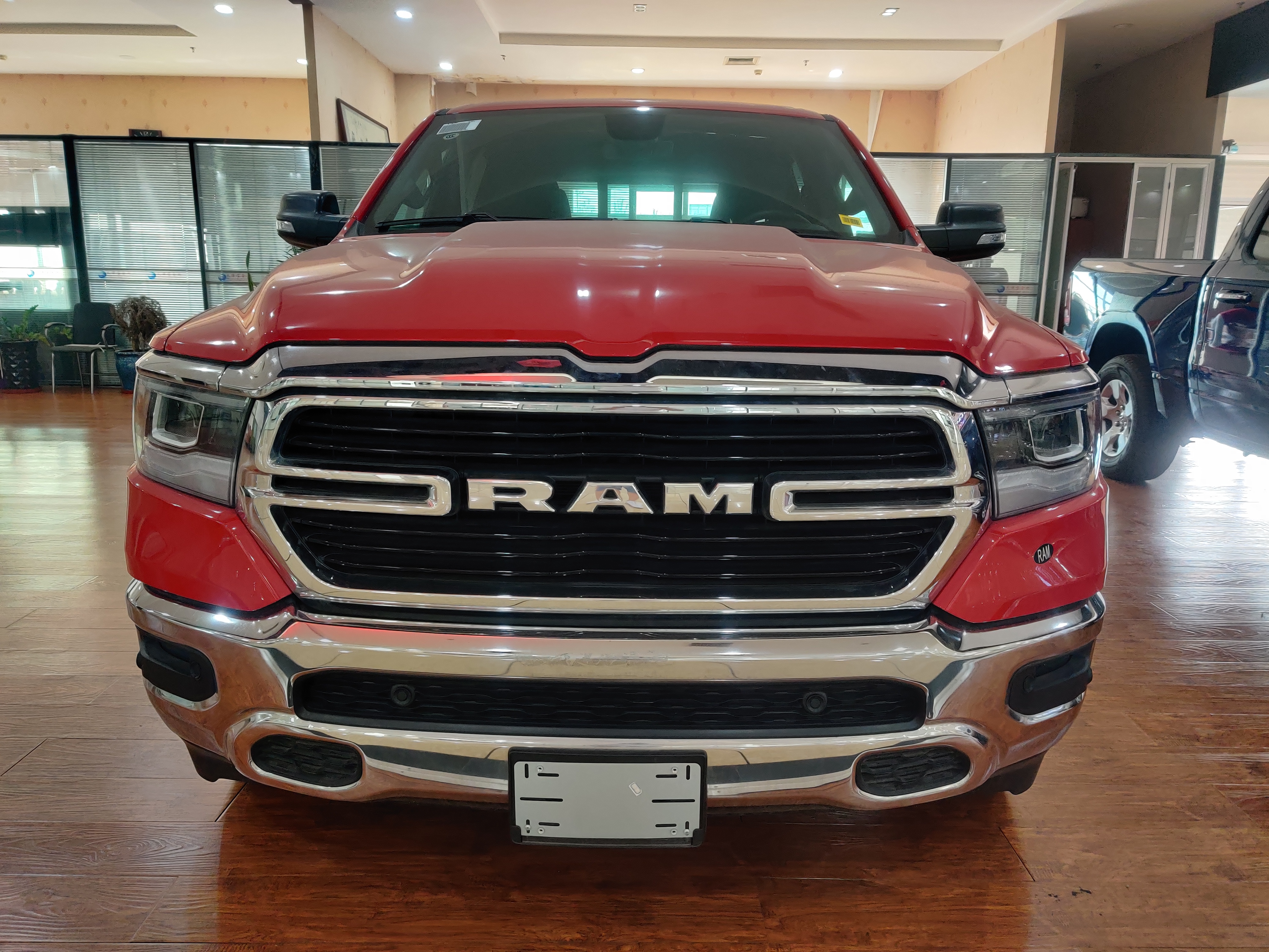 高性价比皮卡车型福特f150对比道奇公羊