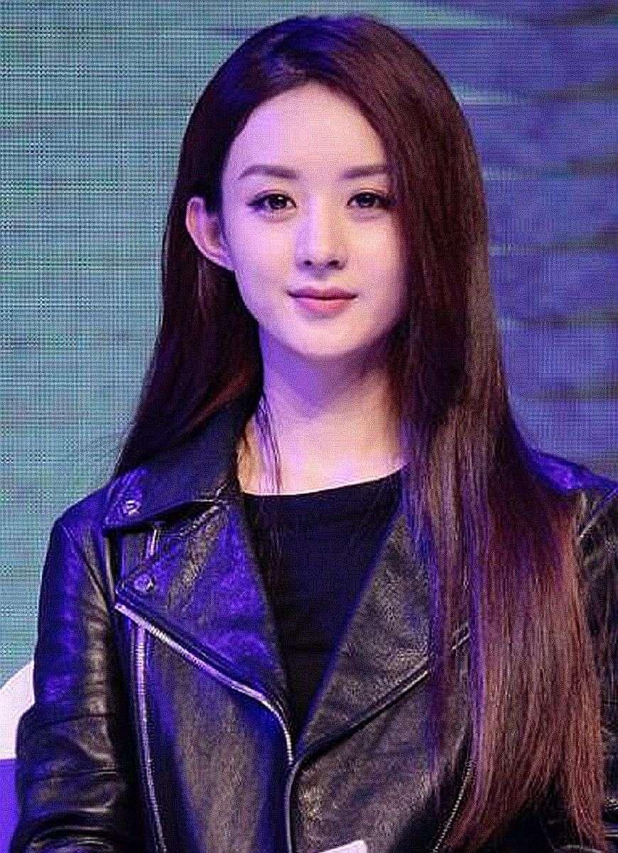 周迅只不过换了个发型，搭配西装如乡镇女干部