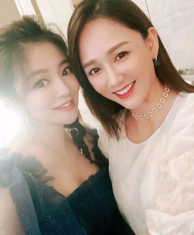 安以軒首曬女兒正面照，“娃寶”眼睛超大，果然長得比媽媽漂亮