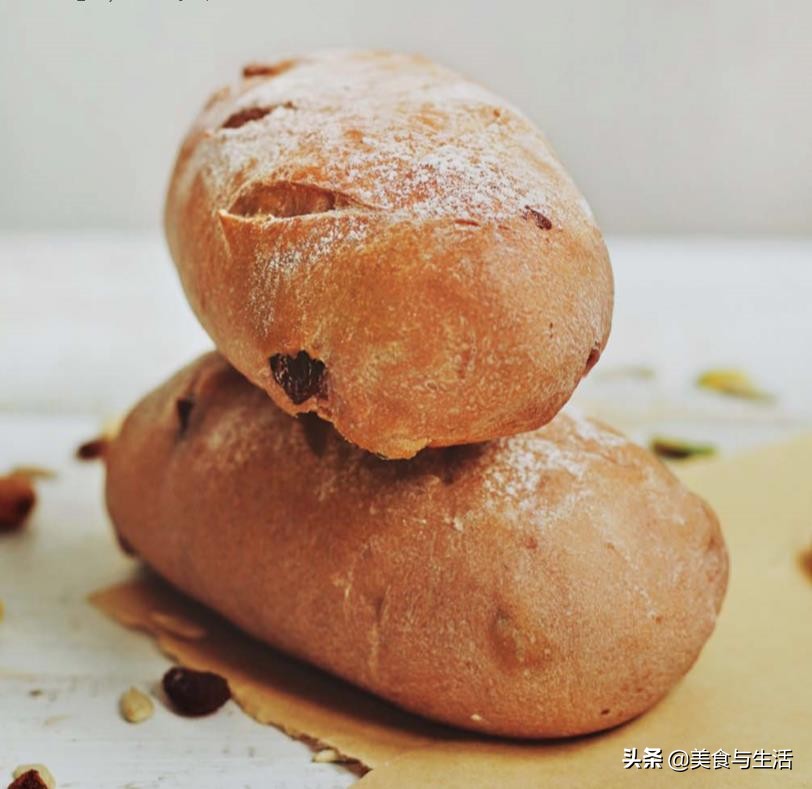 The bread that red wine makes, in bake when send out the wine that give is sweet, make a person honest cannot help