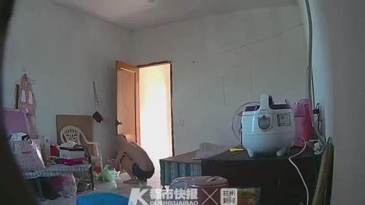 女子每天出门不锁门,回家深感诡异,看了监控吓呆:陌生“裸男”出没十几天-第3张图片-大千世界 女子每天出门不锁门,回家深感诡异,看了监控吓呆:陌生“裸男”出没十几天-第3张图片-大千世界