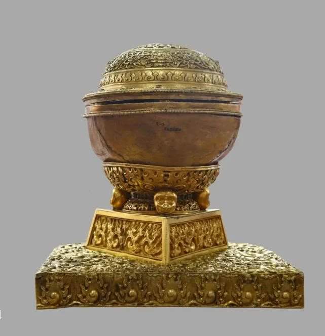 古代有位皇帝头颅被做成酒杯，把玩百年后，朱