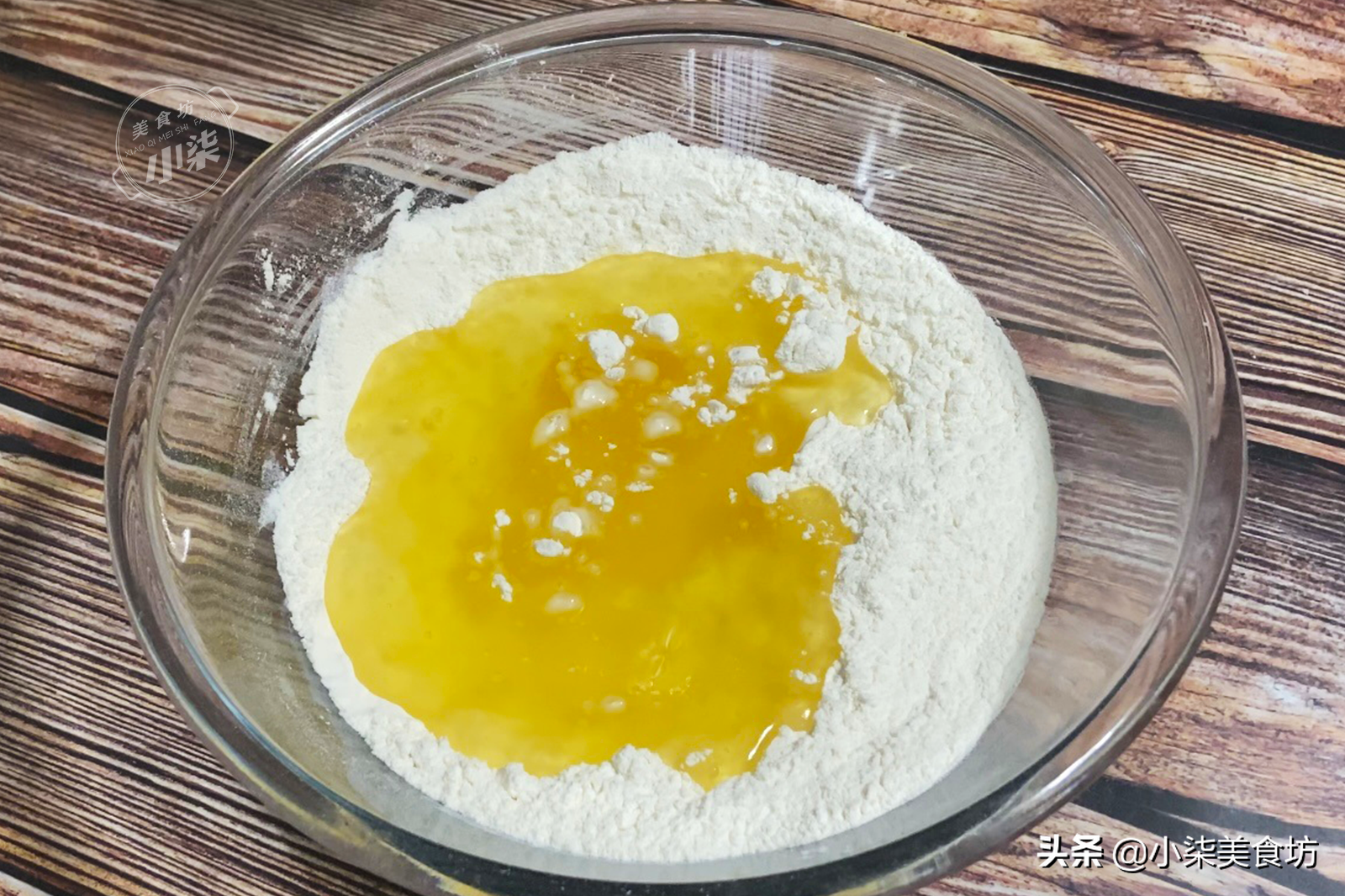 在家自制绿豆小饼，学会不用买，清凉解暑易消化，老人孩子都喜欢