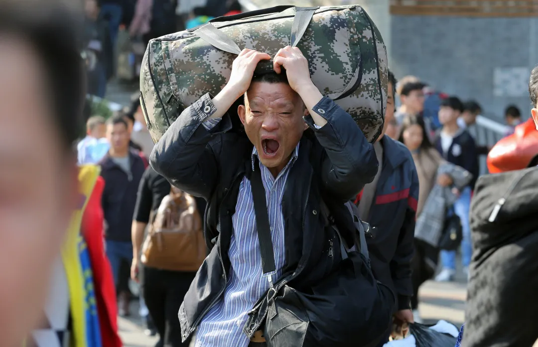 他，用三十年的时间记录了改革大潮下的奋斗者