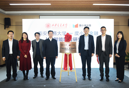 ��С������Я����������������˹����������о����ġ�