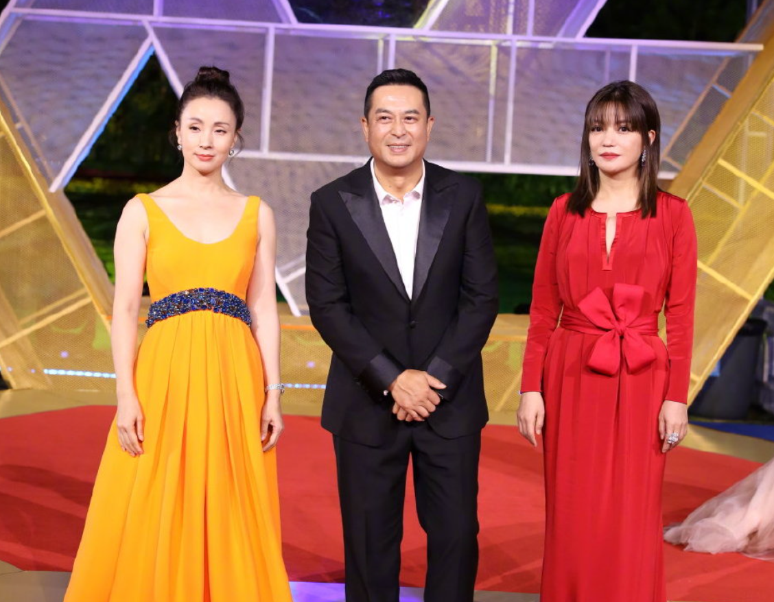 金鸡闭幕红毯生图：刘诗诗艳压，杨幂秀出曼妙