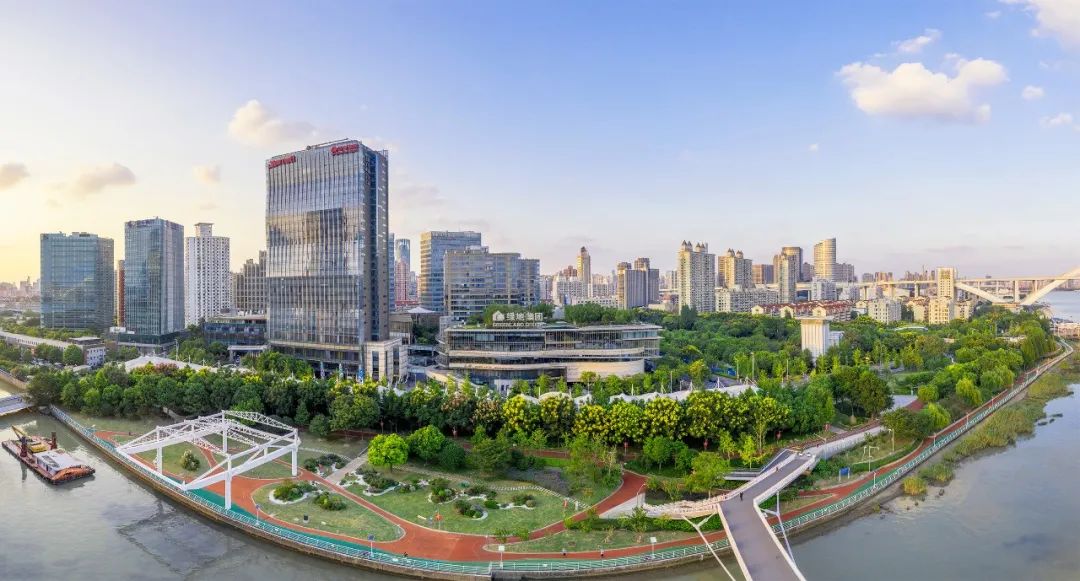 Greenland Holdings' second red line meets the standard and turns to