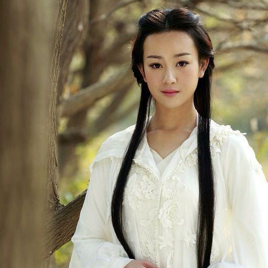 6版王语嫣不比不知道，有人美成经典难忘怀，有人却被嘲像村姑