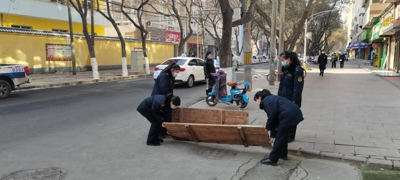 “马路办公”让城市形象更美好