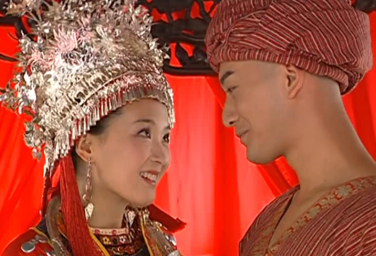 紫薇晴儿出嫁都是黑夜，连丫环身份的金锁也是