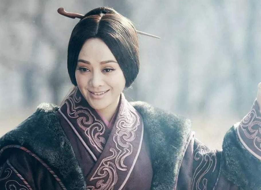 曾经阳光灿烂，如今乘风破浪，年近50的宁静，始终没成为一线女星