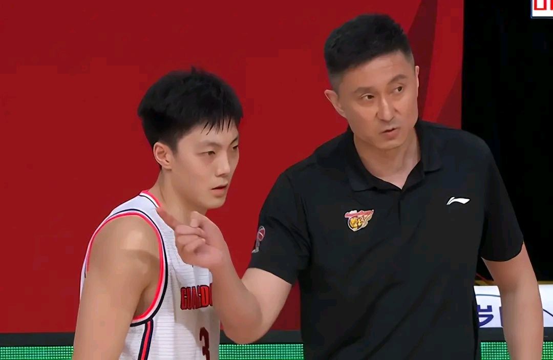亚洲杯即将开启，教练杜锋会派遣怎样的阵容？易建联会参加吗？