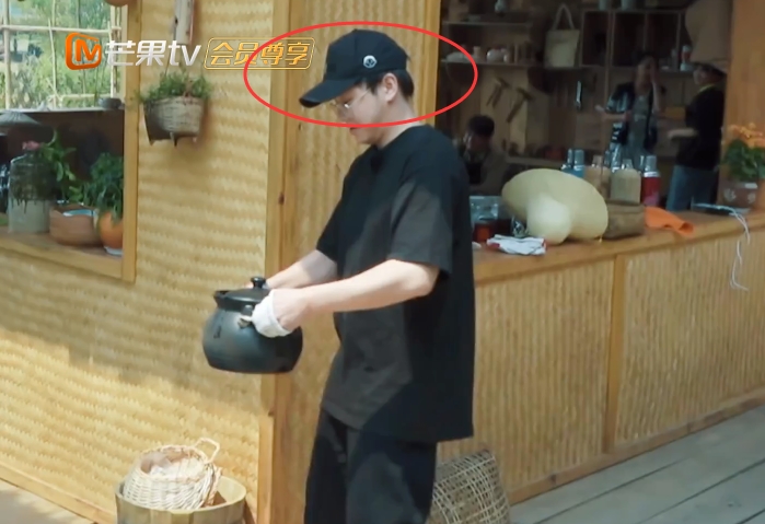 有一种“有钱妹妹”叫张子枫！承包彭昱畅所有