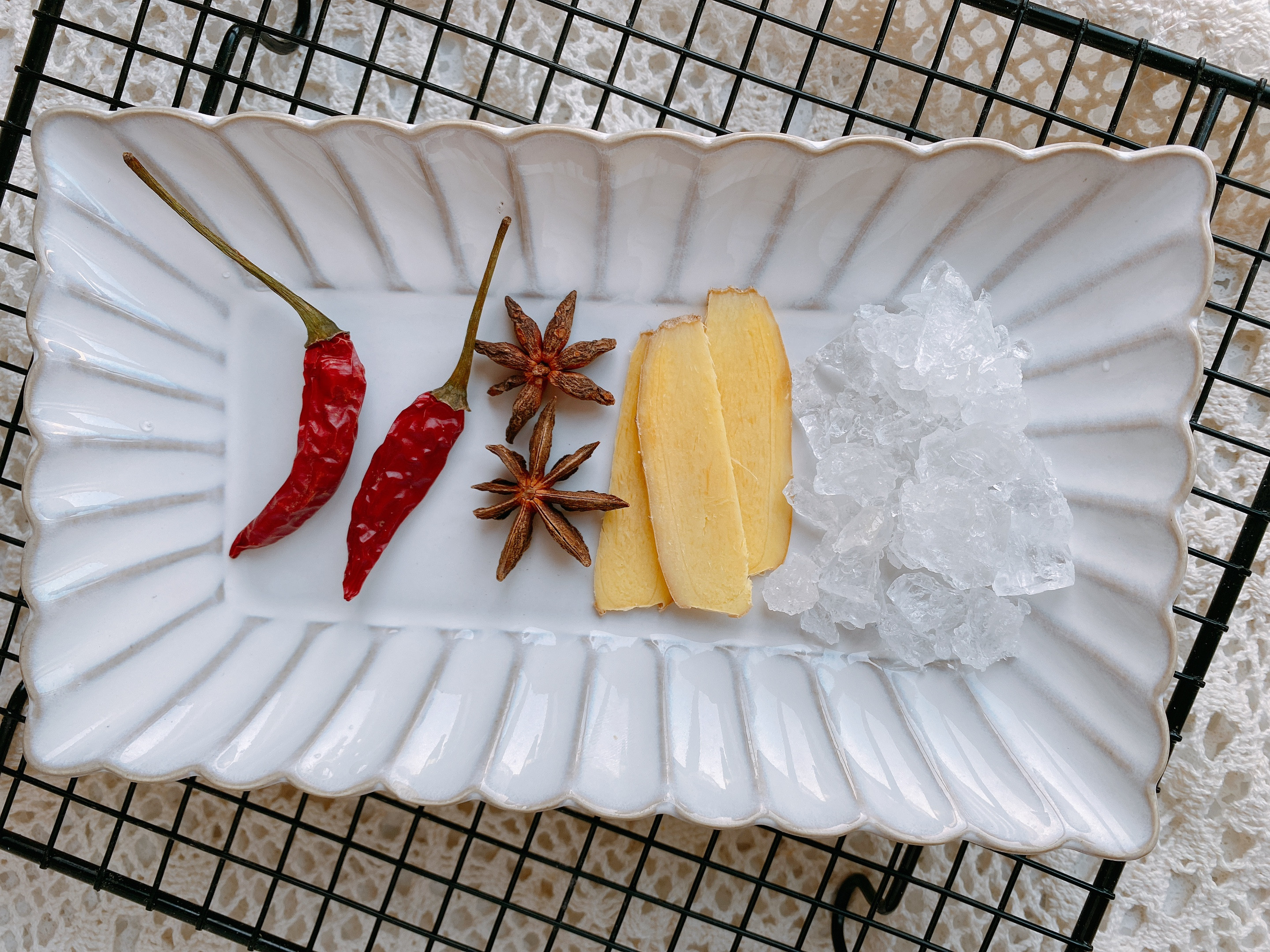 紅燒雞翅軟爛脫骨的秘訣在這裡，掌握關鍵2點，新手也能一次成功