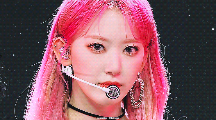 上,这个女团爱豆的怼脸拍镜头,人如其名太美了 51韩团 ╟ 韩国娱乐