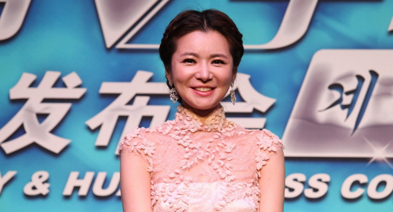 人魚小姐張瑞希，年過半百至今單身，當年的女神臉「崩」的很厲害 - 頭條匯