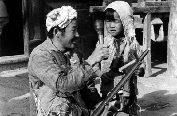 1934年，一乞丐堅持見周恩來，說有絕密情報，數天後紅軍長征