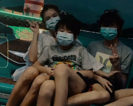 Humble of king of Xie Ting sharp edge pulls a hand to return abode together, zhang Baizhi busy job does not forget to accompany a son, parental difference is big