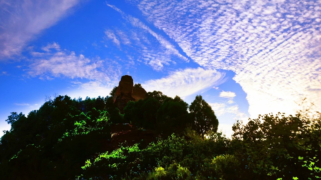 落日滿秋山 武帝山巍峨美麗