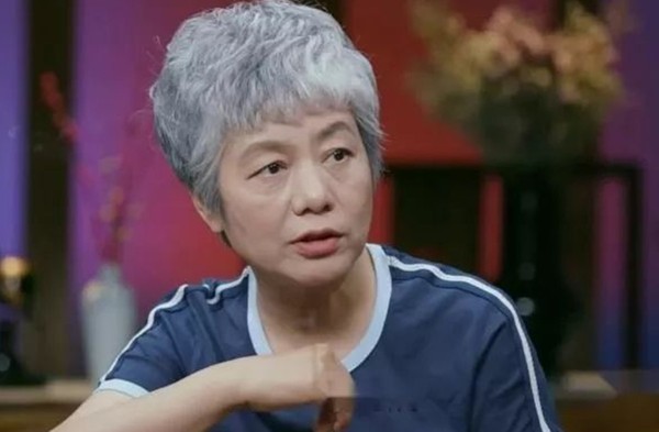 《你好，李焕英》带来的育儿反思：孩子快乐比上名牌大学更重要