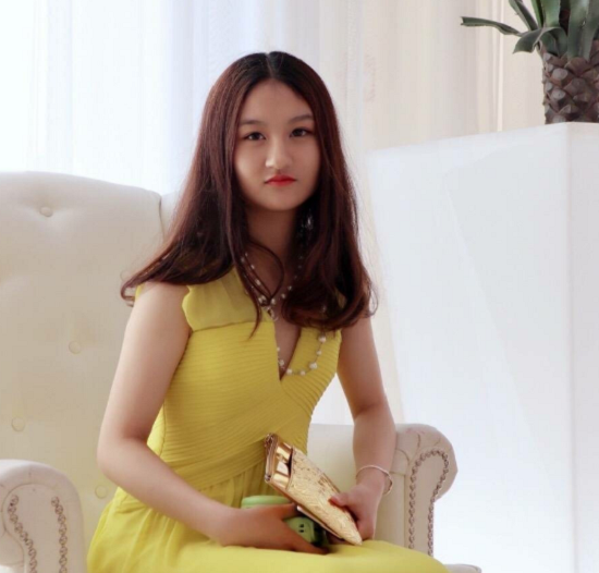 她14岁时出演《花千骨》,结果却被网友吐槽:最