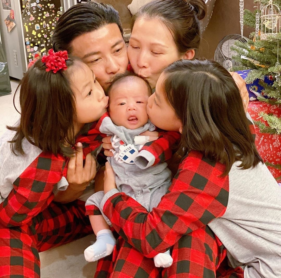 蔡少芬47岁生日，撇下儿女过二人世界，与张晋秀对戒甜蜜放闪