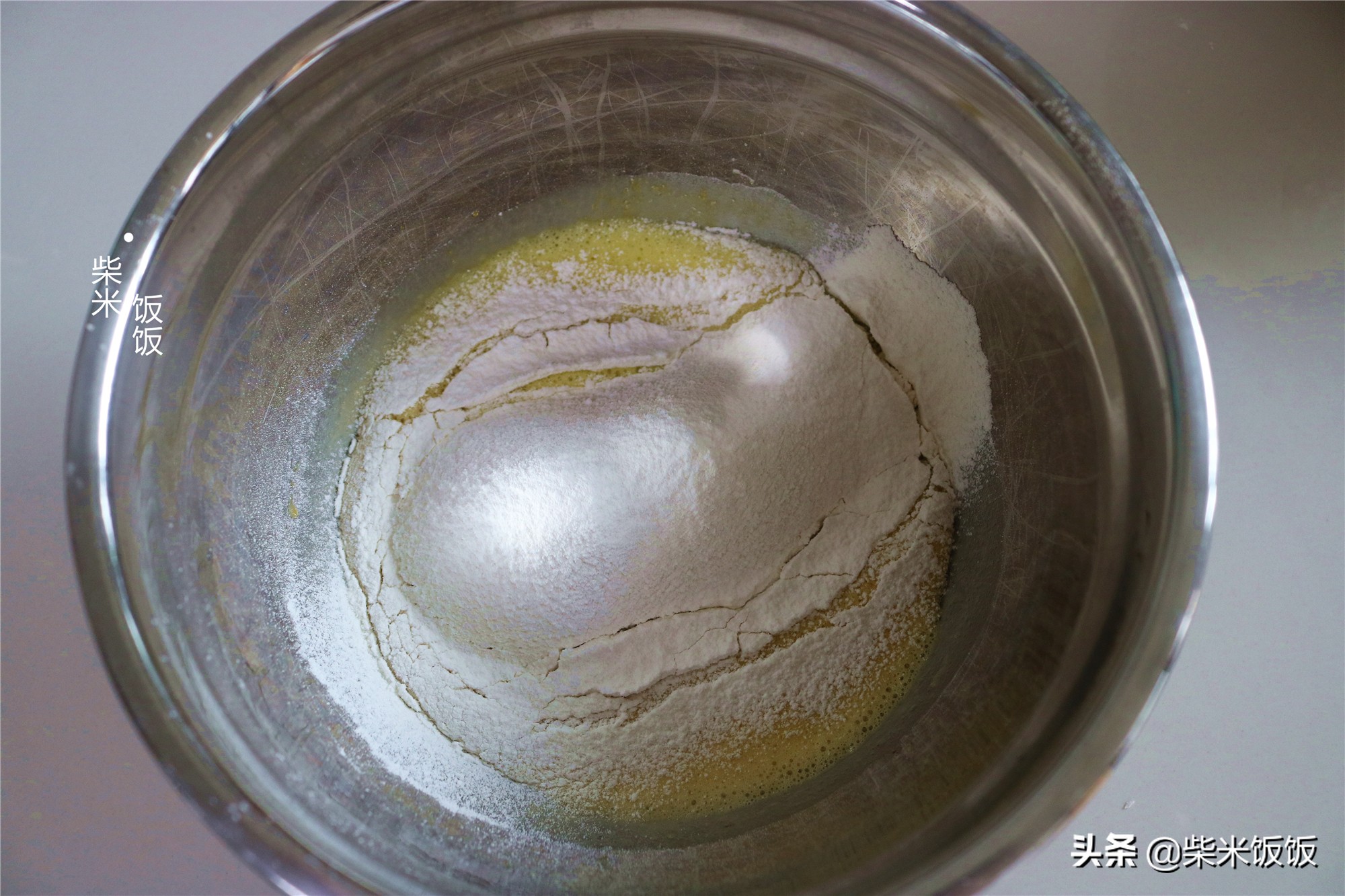 孩子要吃蛋糕，我用6個雞蛋做一盤，香軟可口，比買的好吃