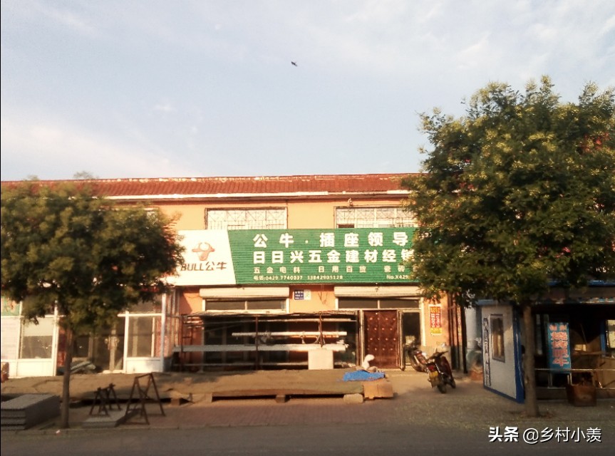 农村乡镇适合做什么生意，开这几个店铺，闷声发大财