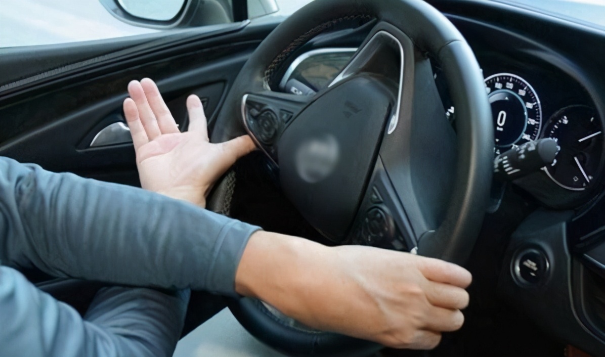 驾驶人必读：汽车方向盘如何保养？速来get