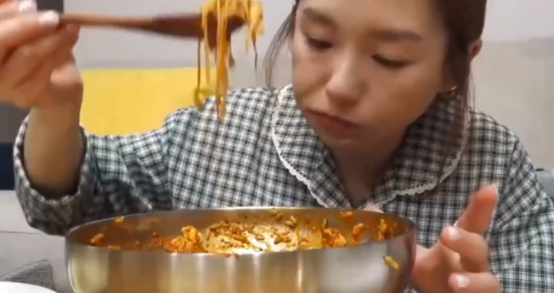 The direct seeding after Han Wanggong Hamzy nods assist disgrace China character to talk apologizes, whole journey is dull hold back laugh is enigmatic