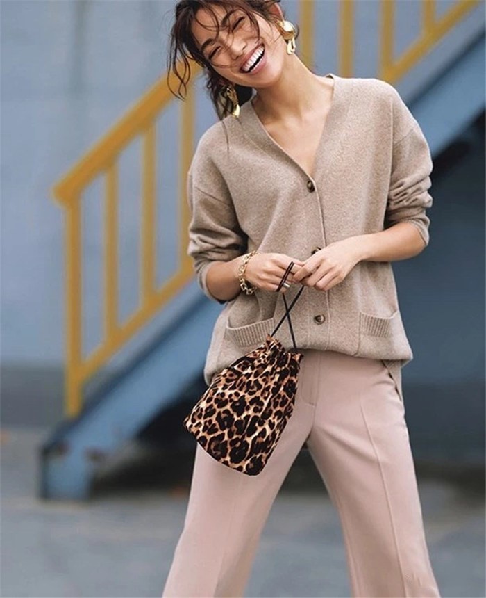 Why do Japanese women wear fashionable clothes?Try the "adult feeling" dressing rule, it shows