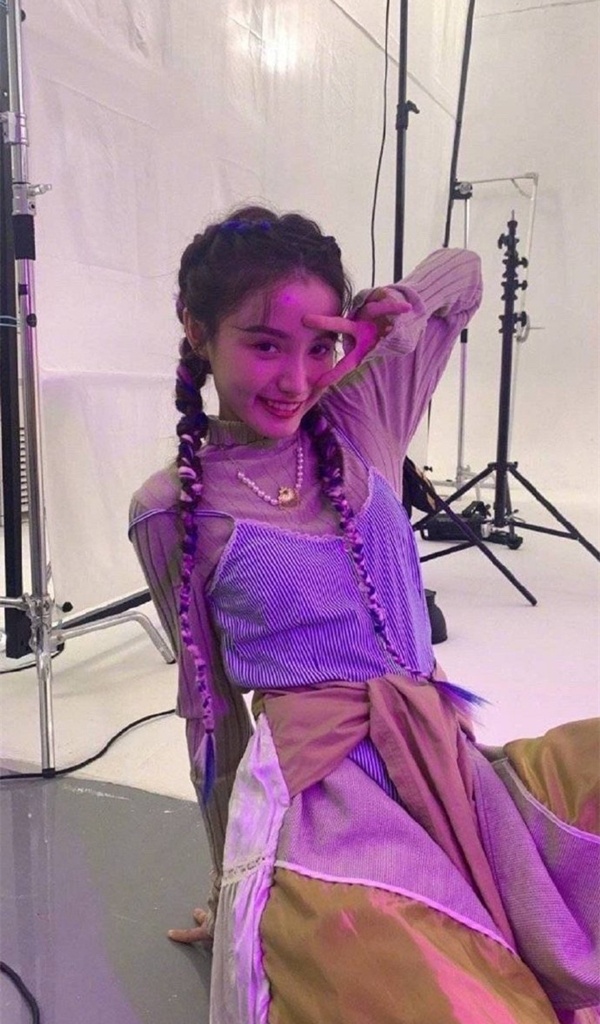 林小宅劈腿实锤？与新男友亲密照曝光，知情人