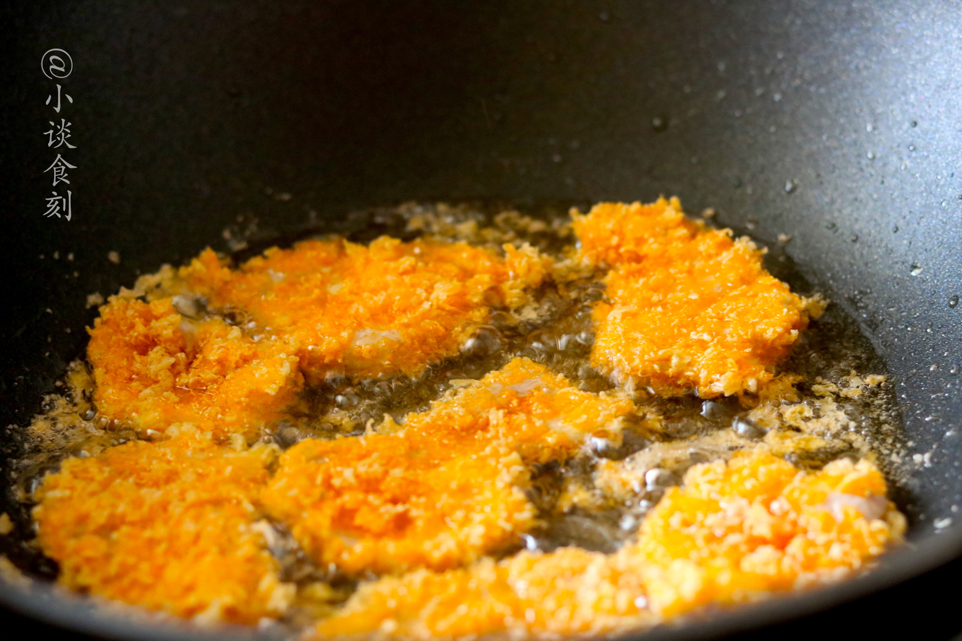 炸猪排，别直接下油锅，多加“2样”，猪排外酥里嫩，吃起来解馋