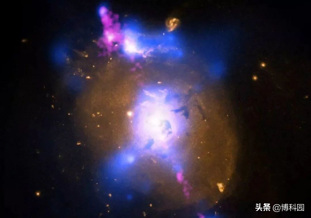 中科大：在3300光年外的活跃星系中，发现超高能中红外耀斑